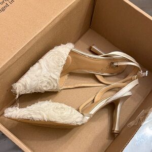 Jewel Badgley Mischka Cream Heels